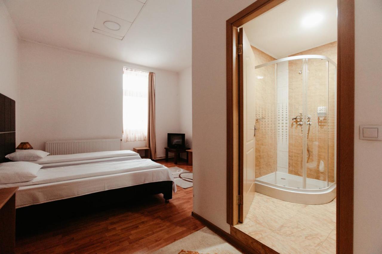Casa Preturii Hotel Tîrgu Lăpuş Eksteriør billede